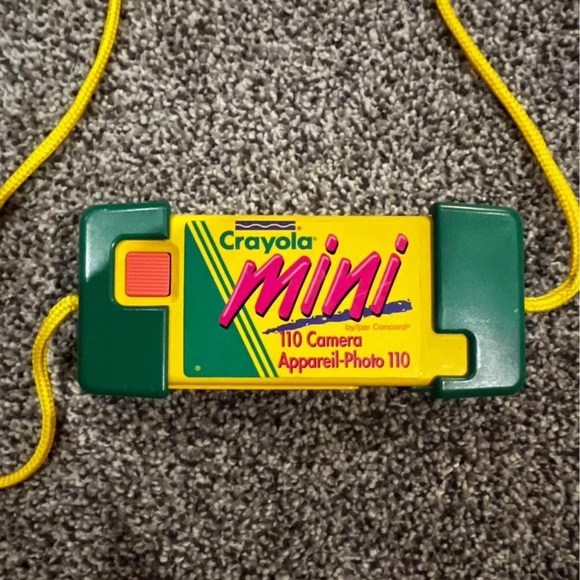 Vintage Crayola Camera 110 pocket camera Mini By Concord Easy Loading - Picture 2 of 7